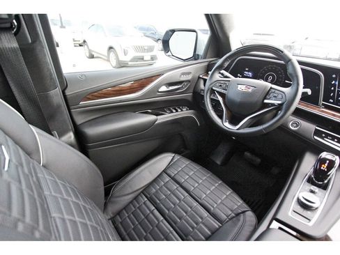 Certified 2024 Cadillac Escalade Sport Platinum w/ LPO, Floor Liner Package image 8