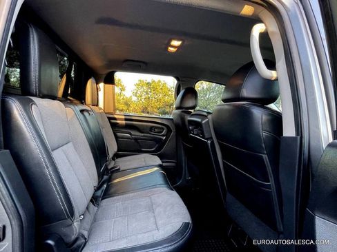 Used 2017 Nissan Titan S image 24