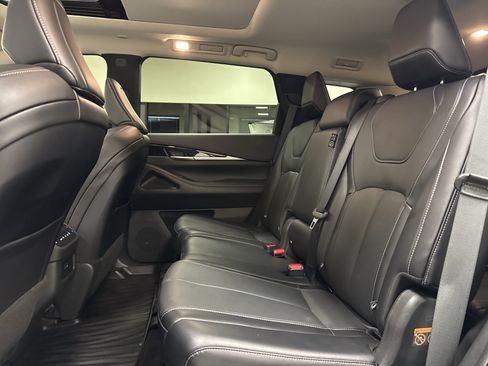 Certified 2025 INFINITI QX60 Pure FWD image 17