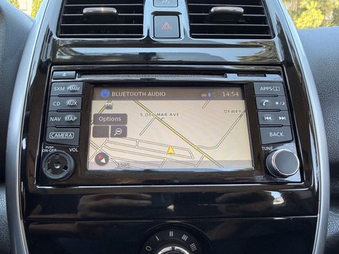 Used 2015 Nissan Versa Note FWD image 23