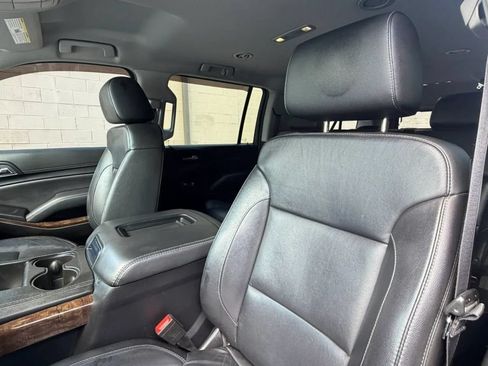 Used 2020 Chevrolet Suburban LT w/ Luxury Package AWD/4WD image 14