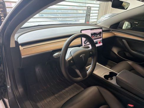 Used 2022 Tesla Model 3 Long Range AWD/4WD image 5