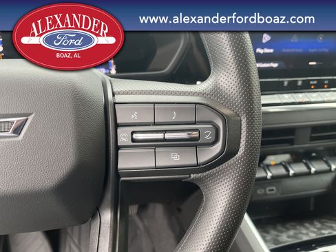 Used 2023 Chevrolet Colorado Trail Boss w/ Technology Package image 25