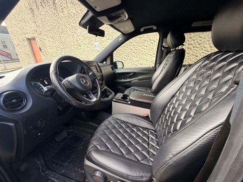 Used 2017 Mercedes-Benz Metris Passenger image 23