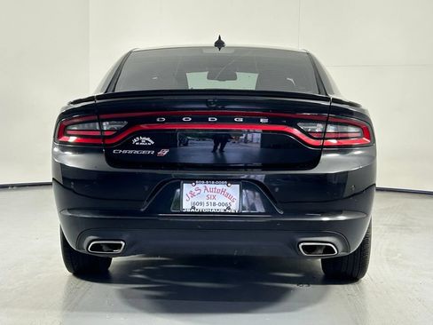 Used 2019 Dodge Charger SXT AWD/4WD image 6
