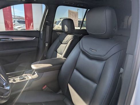 Used 2021 Cadillac XT6 Luxury image 6