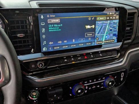 Used 2025 Chevrolet Silverado 1500 LT Trail Boss w/ Convenience Package II image 15