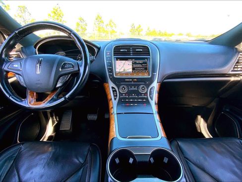 Used 2018 Lincoln MKX Reserve w/ Lincoln MKX Climate Package image 15