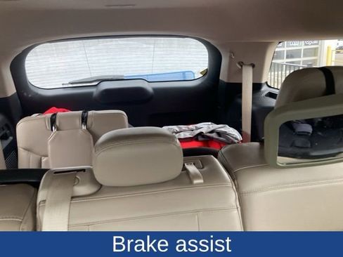 Used 2023 Ford Explorer XLT w/ Equipment Group 202A image 9