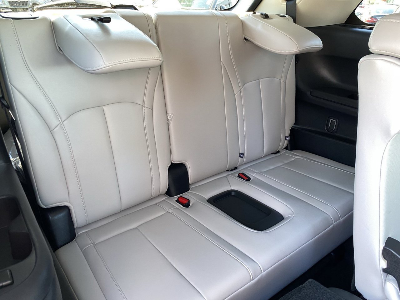 Certified 2027 INFINITI QX60 Luxe w/ Cargo Package FWD image 13