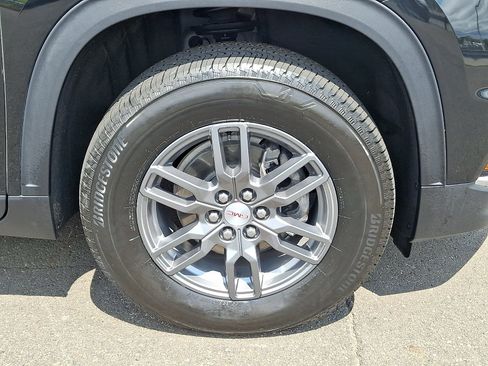 Used 2025 GMC Acadia Elevation FWD image 8