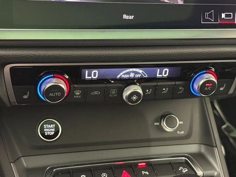 Used 2025 Audi Q3 2.0T Premium w/ Convenience Package image 19