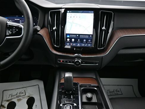 Used 2023 Volvo XC60 B5 Plus w/ Protection Package Premier AWD/4WD image 18