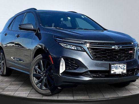 Used 2023 Chevrolet Equinox RS image 3