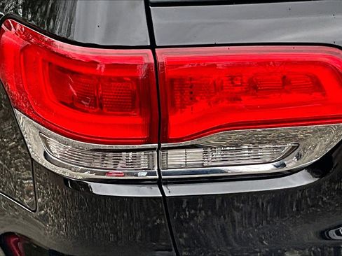 Used 2019 Jeep Grand Cherokee Overland image 30