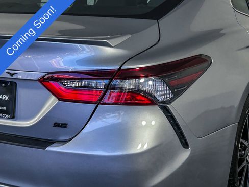 Used 2023 Toyota Camry SE image 9