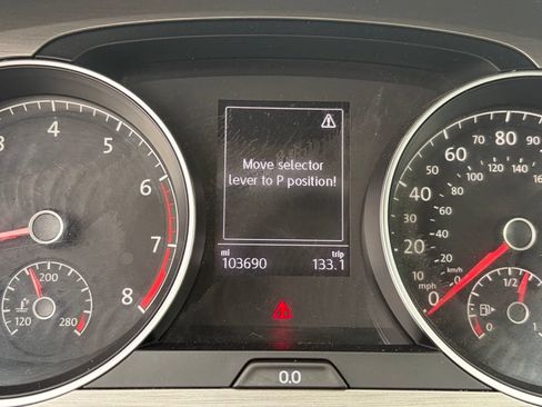 Used 2017 Volkswagen Golf SportWagen FWD image 31