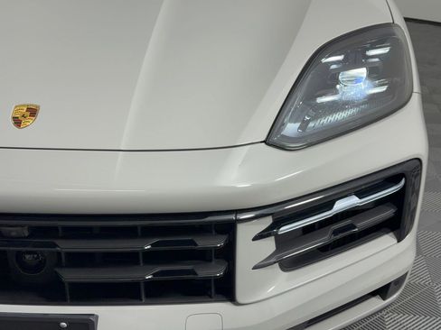 Certified 2024 Porsche Cayenne AWD/4WD image 12