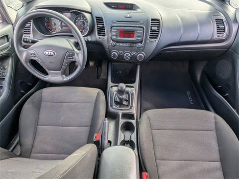 Used 2018 Kia Forte LX image 8