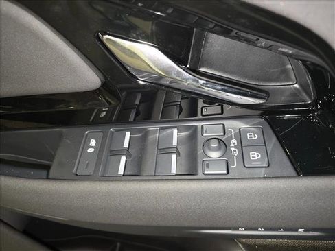 New 2026 Land Rover Range Rover Evoque S image 28