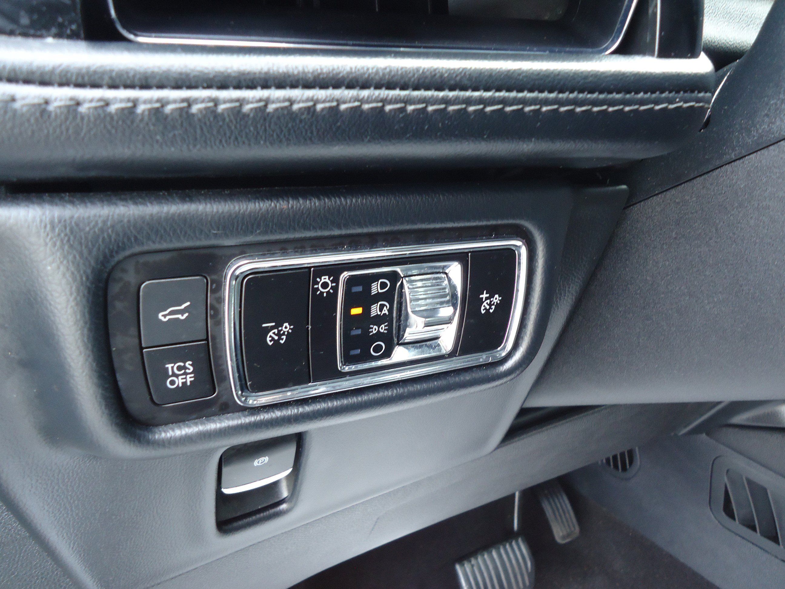 Used 2023 Lincoln Nautilus Reserve AWD/4WD image 14