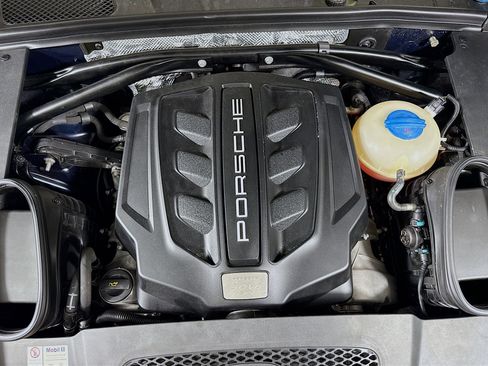 Used 2017 Porsche Macan GTS w/ Premium Package Plus image 39