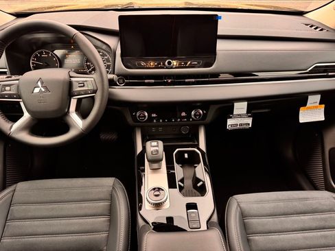 New 2026 Mitsubishi Outlander SE image 25