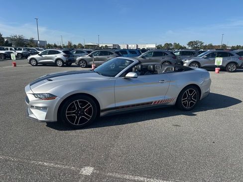 Used 2019 Ford Mustang Premium image 13
