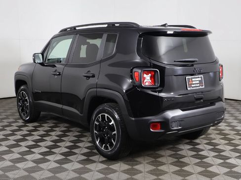 Used 2023 Jeep Renegade Latitude AWD/4WD image 8