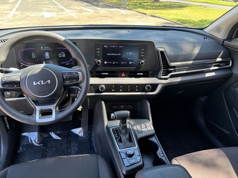 Used 2025 Kia Sportage LX image 28