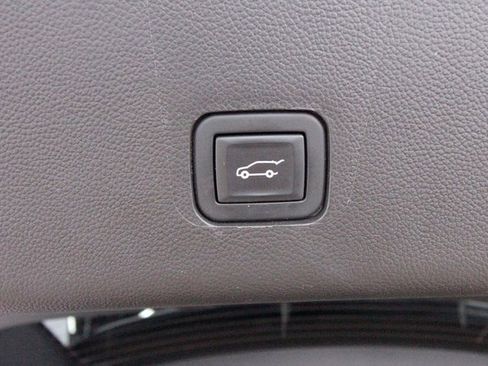 Used 2020 Chevrolet Traverse Premier w/ Redline Edition image 30