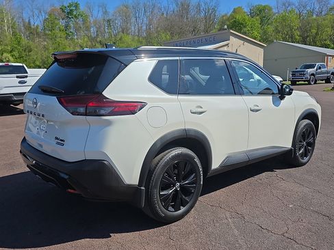 Used 2023 Nissan Rogue SV w/ SV Premium Package AWD/4WD image 11