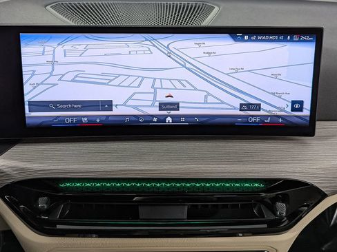 Used 2025 BMW 430i xDrive Coupe w/ Convenience Package image 24