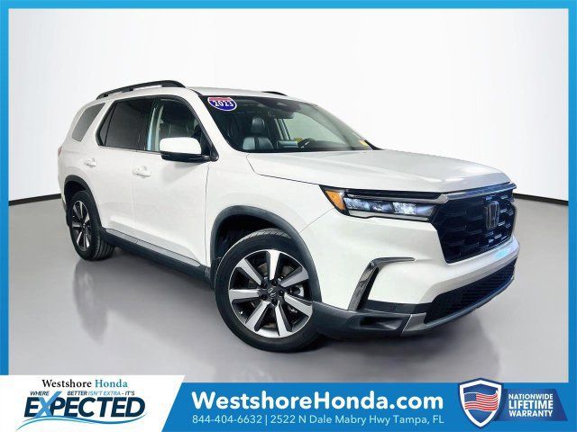 Used 2023 Honda Pilot Touring image 1