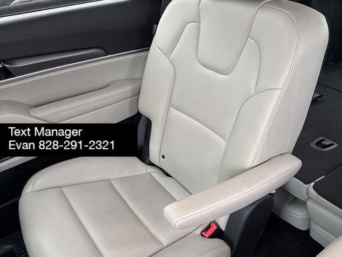 Used 2023 Kia Telluride S image 17