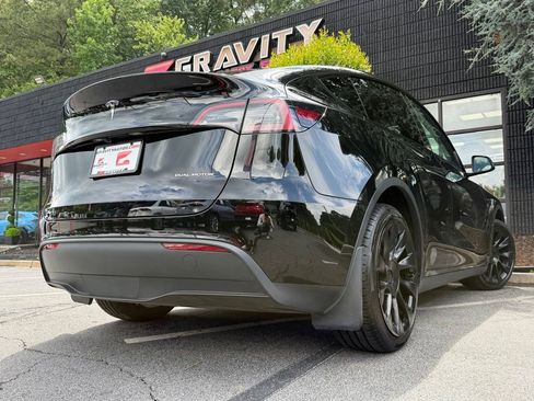 Used 2024 Tesla Model Y Long Range AWD/4WD image 13