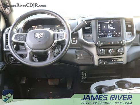 Used 2024 RAM 3500 Big Horn AWD/4WD image 18