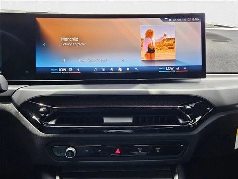 Used 2025 BMW 230i xDrive 230i xDrive w/ Convenience Package image 11