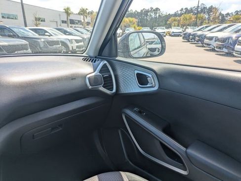 Used 2024 Kia Soul LX w/ Option Group 015 FWD image 16
