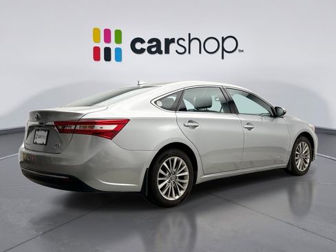 Used 2017 Toyota Avalon Limited w/ All Weather Liner Package FWD image 5