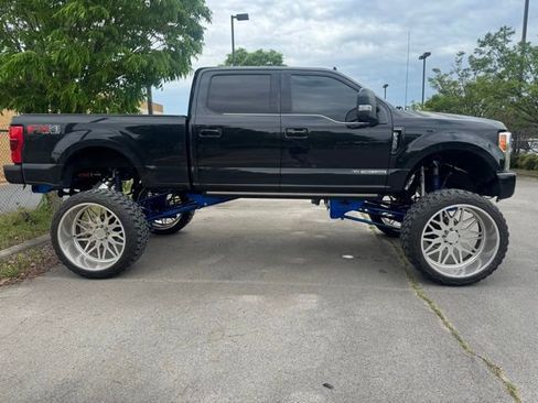 Used 2019 Ford F350 Platinum w/ Platinum Ultimate Package AWD/4WD image 4