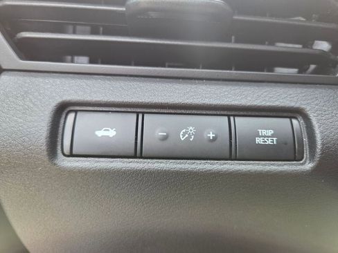 Used 2024 Nissan Altima 2.5 SV FWD image 29