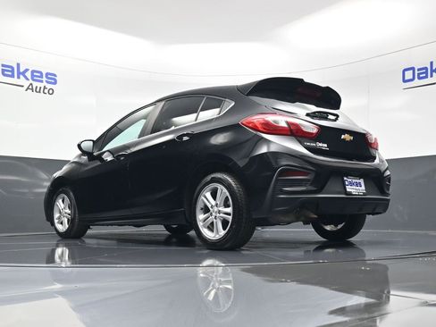 Used 2018 Chevrolet Cruze LT w/ Convenience Package image 39