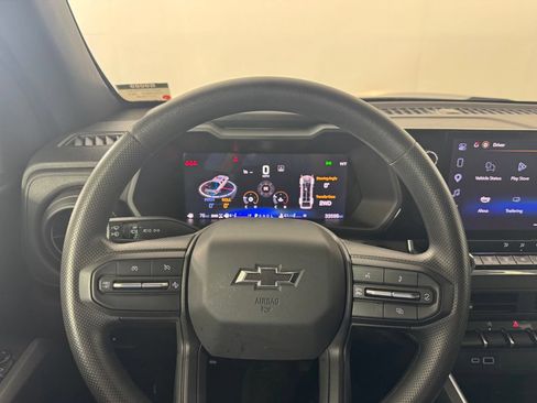 Used 2025 Chevrolet Colorado Trail Boss AWD/4WD image 13