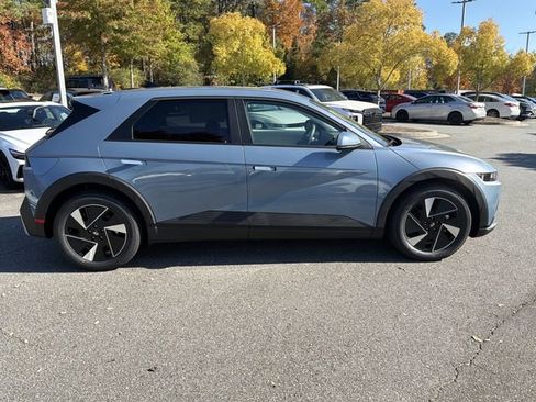 New 2026 Hyundai Ioniq 5 SE image 8