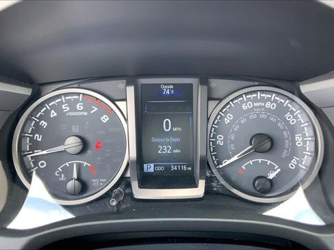 Used 2021 Toyota Tacoma TRD Off-Road w/ TRD Premium Off Road Package AWD/4WD image 25