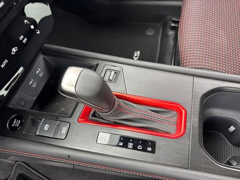 New 2026 Nissan Kicks SR image 21