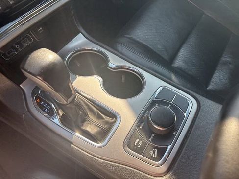 Used 2021 Jeep Grand Cherokee Limited w/ Luxury Group II AWD/4WD image 26