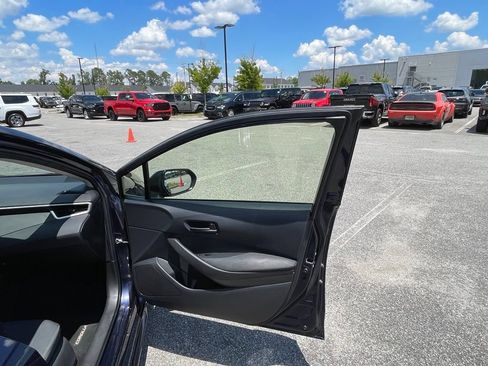 Used 2022 Toyota Corolla LE FWD image 45