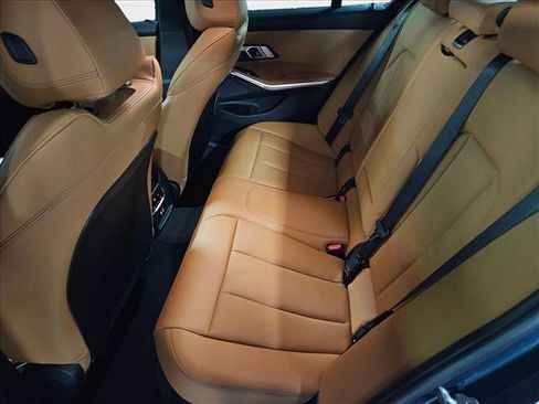 Used 2025 BMW 330i Sedan w/ Premium Package image 16